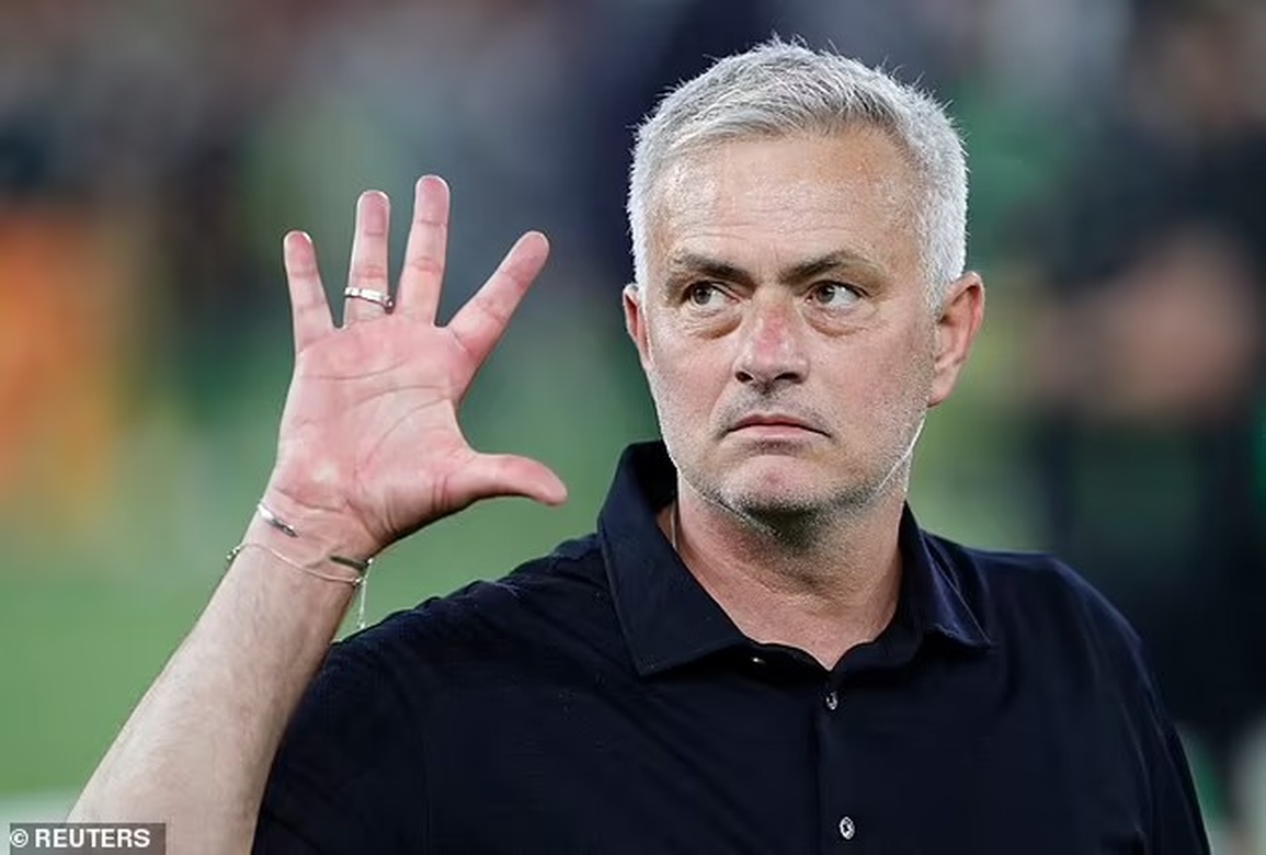 Người cũ của Man Utd được ca ngợi hết lời khi giúp HLV Mourinho lập kỳ tích - 2 Người cũ của Man Utd được ca ngợi hết lời khi giúp HLV Mourinho lập kỳ tích - 2