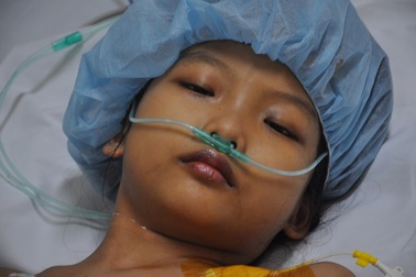 “Mẹ cho con về thì chết mất thôi, mẹ ơi !”