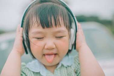 Bộ ảnh em bé má phính ngộ nghĩnh gây sốt mạng