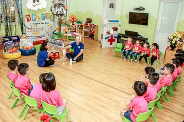 Apollo English được Bộ Giáo dục lựa chọn là đơn vị duy nhất tổ chức tiết dạy mẫu cho 120 giáo viên mầm non