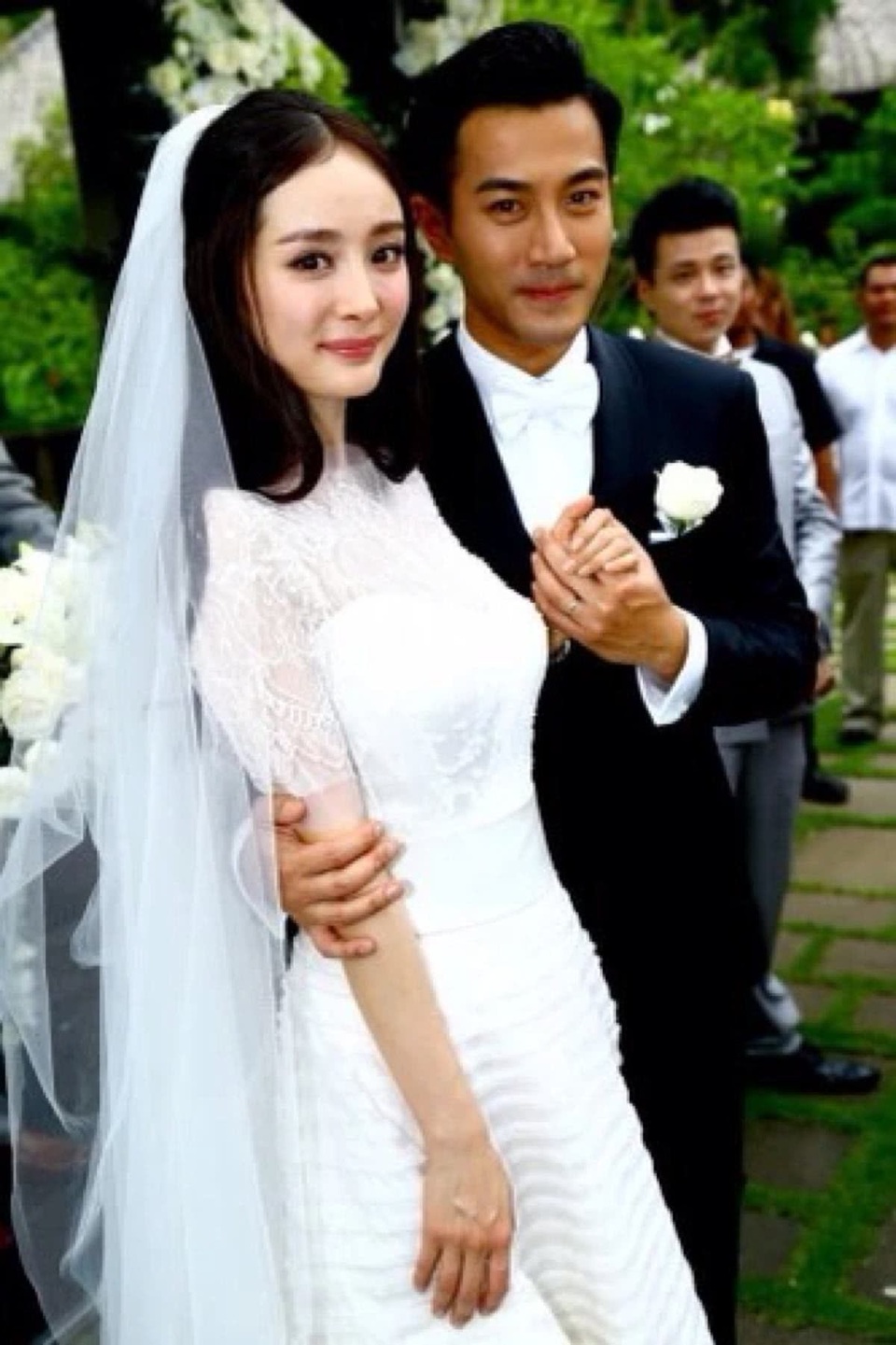 Choáng trước đôi chân gầy tong teo của Dương Mịch - 5