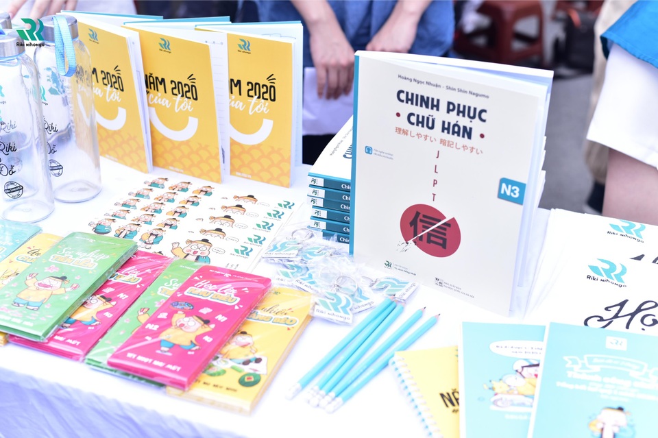 Riki Nihongo tổ chức chương trình từ thiện “Gói bánh, Gói yêu thương” - 7 Riki Nihongo tổ chức chương trình từ thiện “Gói bánh, Gói yêu thương” - 7