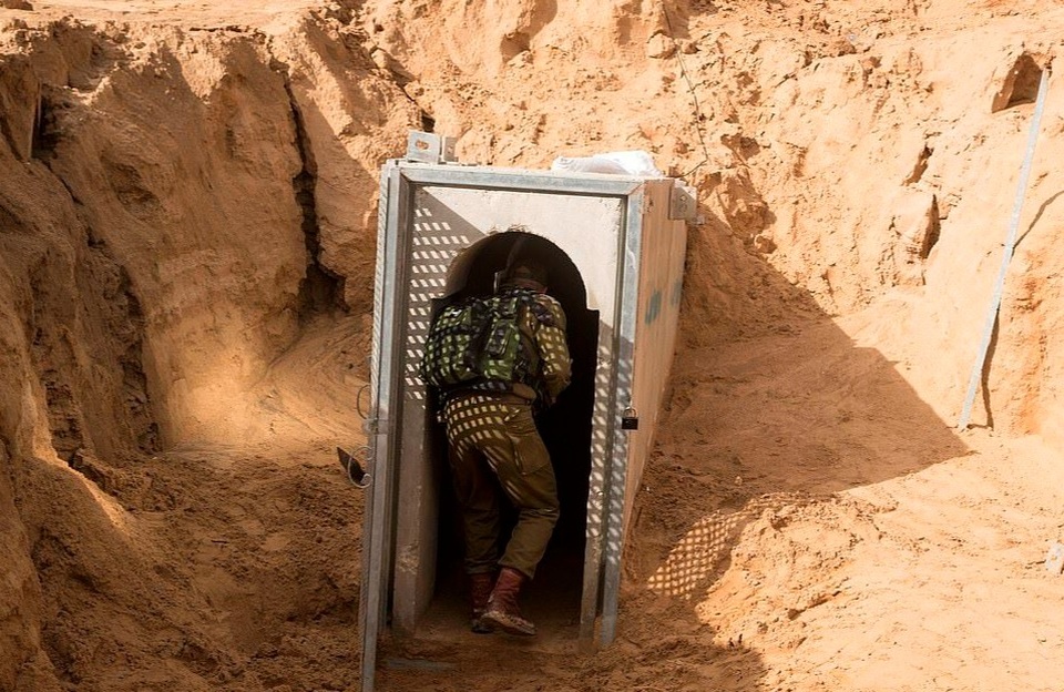Israel áp dụng chiến thuật tung hỏa mù để tấn công đường hầm của Hamas - 4 Israel áp dụng chiến thuật tung hỏa mù để tấn công đường hầm của Hamas - 4