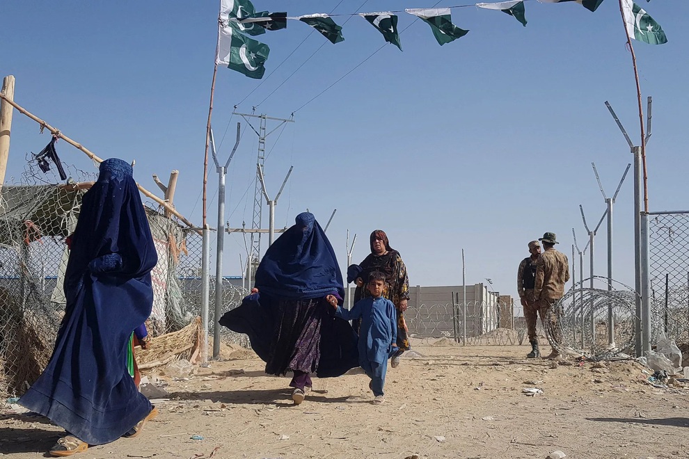 Afghanistan thất thủ trước đà tiến công của Taliban - 10 Afghanistan thất thủ trước đà tiến công của Taliban - 10