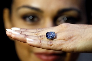Viên kim cương xanh đắt nhất thế giới sắp được bán đấu giá