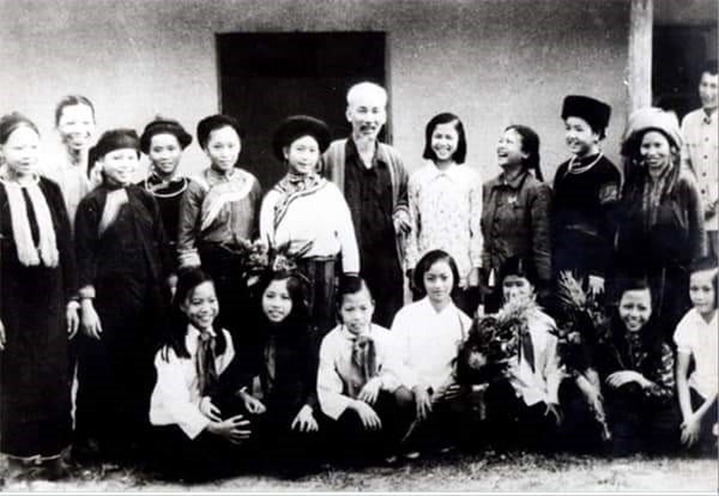Đây là bài nói chuyện của Bác với đồng bào, chú xem rồi góp ý cho Bác - 1 Đây là bài nói chuyện của Bác với đồng bào, chú xem rồi góp ý cho Bác - 1