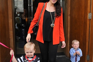 Cựu Hoa hậu Anh mang thai đứa con trai thứ 3