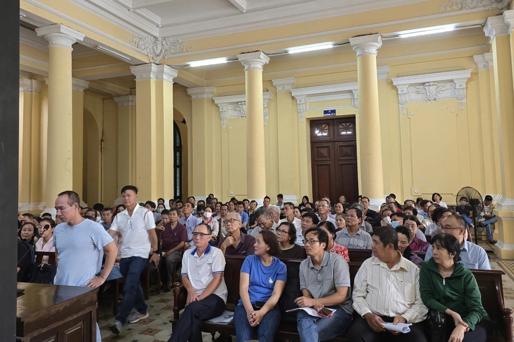 Tòa buộc các ngân hàng trả giấy tờ cho người dân khu dân cư ở TPHCM - 2 Tòa buộc các ngân hàng trả giấy tờ cho người dân khu dân cư ở TPHCM - 2