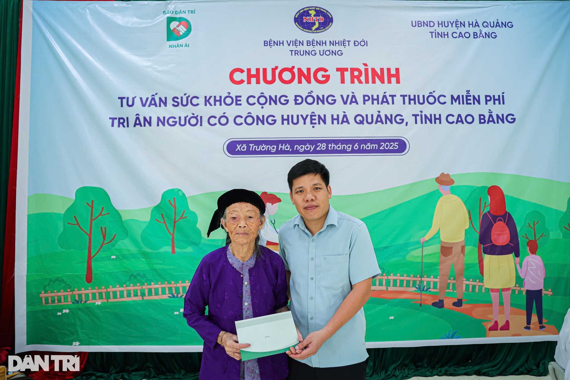 “Cảm ơn vì luôn nhớ những đóng góp của gia đình người có công với đất nước - 20