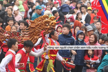 Hàng vạn người chen chân xem kiệu rước tượng thần ở Hà Nội