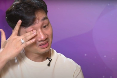 Cháy chung cư mini: MC Thành Trung kể thức trắng đêm tìm vợ con cho bạn