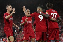Liverpool vùi dập Norwich ngay trận khai màn Premier League