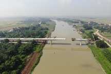 Toàn cảnh cây cầu vượt sông Cầu nối Hà Nội - Bắc Giang