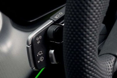 Sẽ thế nào nếu điều khiển cần gạt nước và xi-nhan nằm cùng một phía?