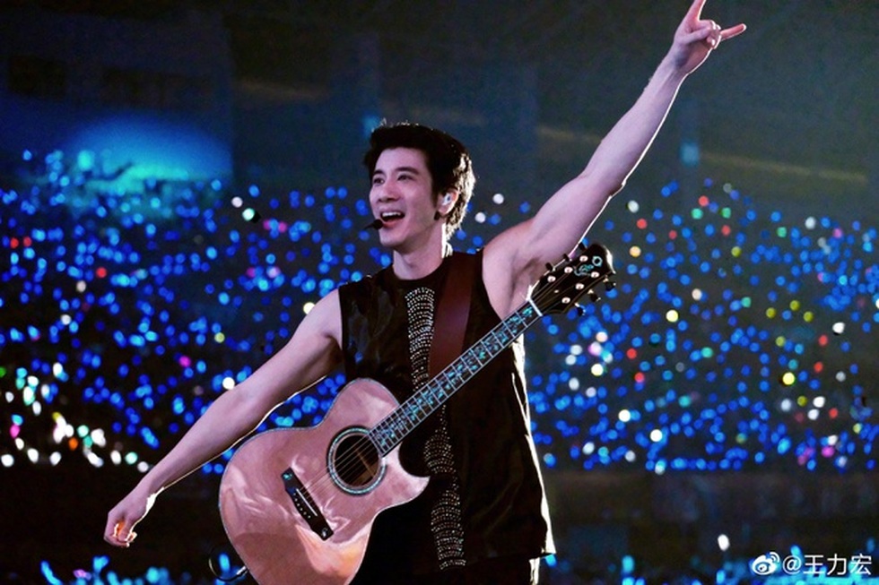 Hai thiên vương châu Á lụi tàn hay thăng hoa vì cách đối xử với vợ - 3 Hai thiên vương châu Á lụi tàn hay thăng hoa vì cách đối xử với vợ - 3