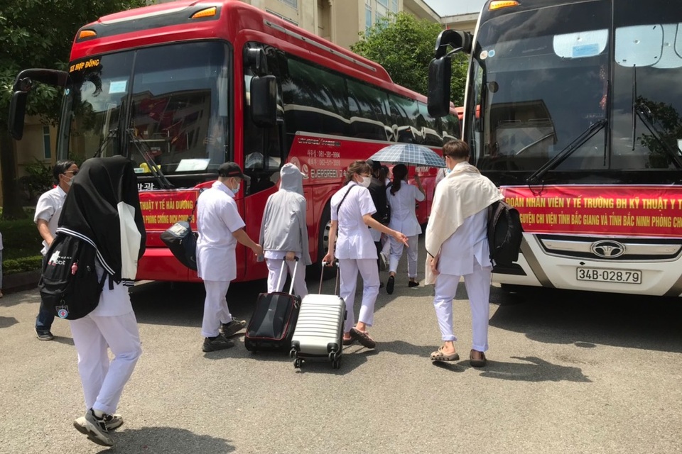 Hải Dương chi viện hơn 260 sinh viên giúp Bắc Giang, Bắc Ninh dập dịch - 7 Hải Dương chi viện hơn 260 sinh viên giúp Bắc Giang, Bắc Ninh dập dịch - 7