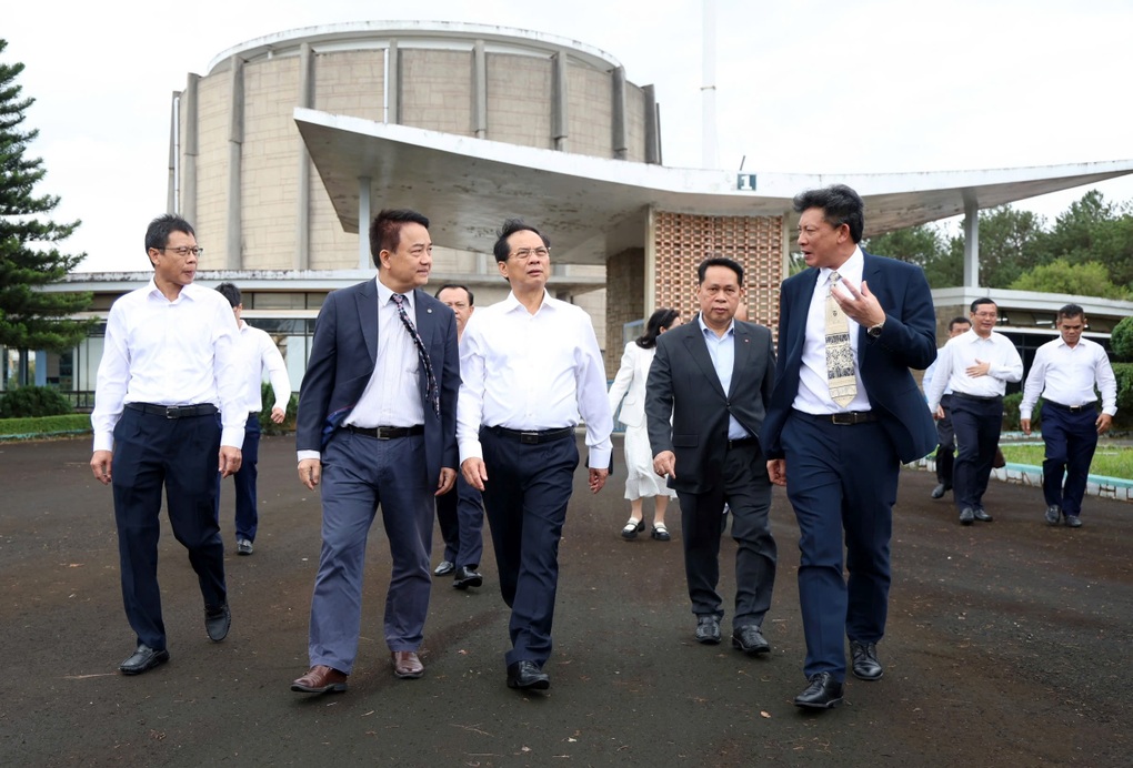 Phó Thủ tướng đề nghị làm chủ công nghệ lõi nghiên cứu hạt nhân - 1 Phó Thủ tướng đề nghị làm chủ công nghệ lõi nghiên cứu hạt nhân - 1