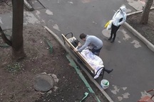 Người phụ nữ Nga chết gục sau khi bệnh viện trả về vì âm tính với Covid-19