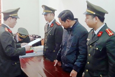 Huyện ủy viên vu khống Bí thư huyện quan hệ bất chính