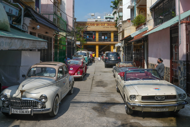 Cận cảnh garage của Biệt động Sài Gòn