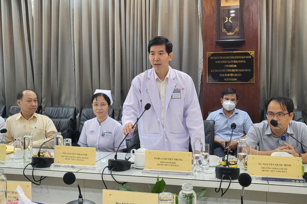 Bệnh viện Chợ Rẫy TPHCM: Nhà thầu vừa báo giá bơm kim tiêm đã... bỏ chạy - 1 Bệnh viện Chợ Rẫy TPHCM: Nhà thầu vừa báo giá bơm kim tiêm đã... bỏ chạy - 1