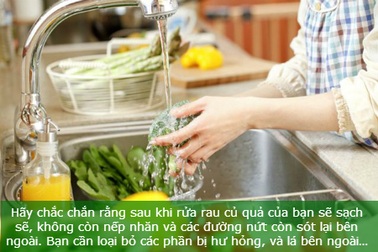 Mẹo loại bỏ dư lượng thuốc trừ sâu trong rau quả
