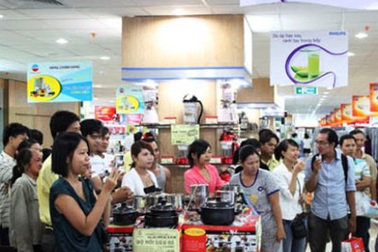 Tháng khuyến mãi “ưu ái” hàng Việt