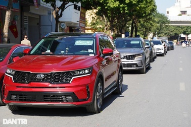 Người mua ô tô mới trong năm 2024 sẽ tốn kém hơn để lăn bánh