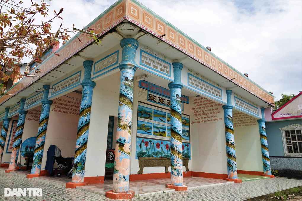 Cụ bà U90 chi một tỷ đồng làm nhà toàn tranh vẽ độc đáo ở Sóc Trăng - 1