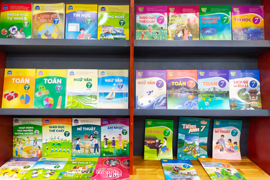 Hà Nội: Phê duyệt 97 sách giáo khoa lớp 7 và lớp 10