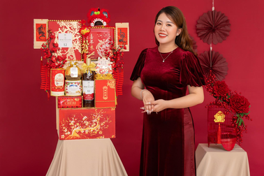 Tri ân khách hàng với hàng ngàn giỏ quà tết VIP cùng chủ doanh nghiệp Hachi Store