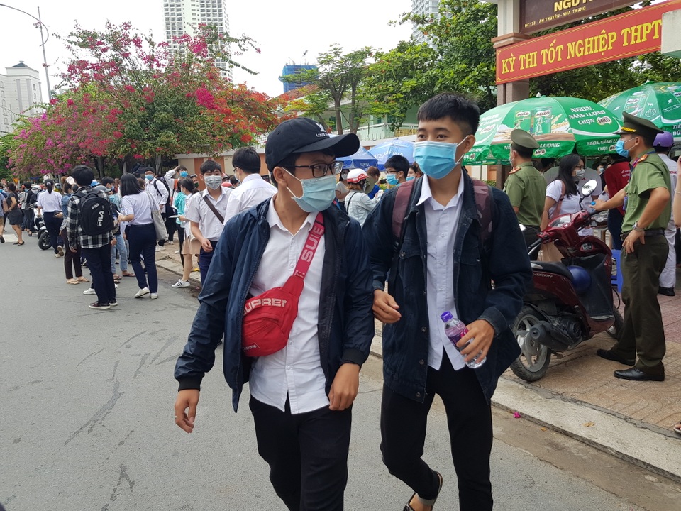 Bày tỏ về trân trọng cuộc sống, thí sinh khen đề Văn hay - 13 Bày tỏ về trân trọng cuộc sống, thí sinh khen đề Văn hay - 13