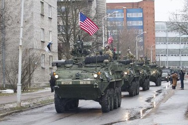 Phương Tây thừa nhận chĩa hỏa lực vào Nga