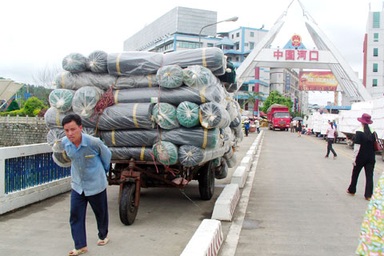 Trung Quốc phá giá NDT, Việt Nam sẽ làm mất lợi thế trong TPP!?