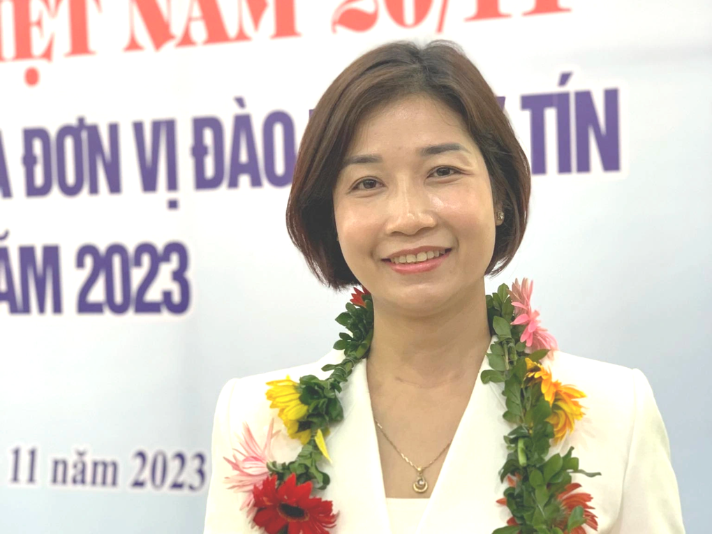 Tôn vinh những người thầy chăm lo cái đẹp cho nhân dân - 3 Tôn vinh những người thầy chăm lo cái đẹp cho nhân dân - 3