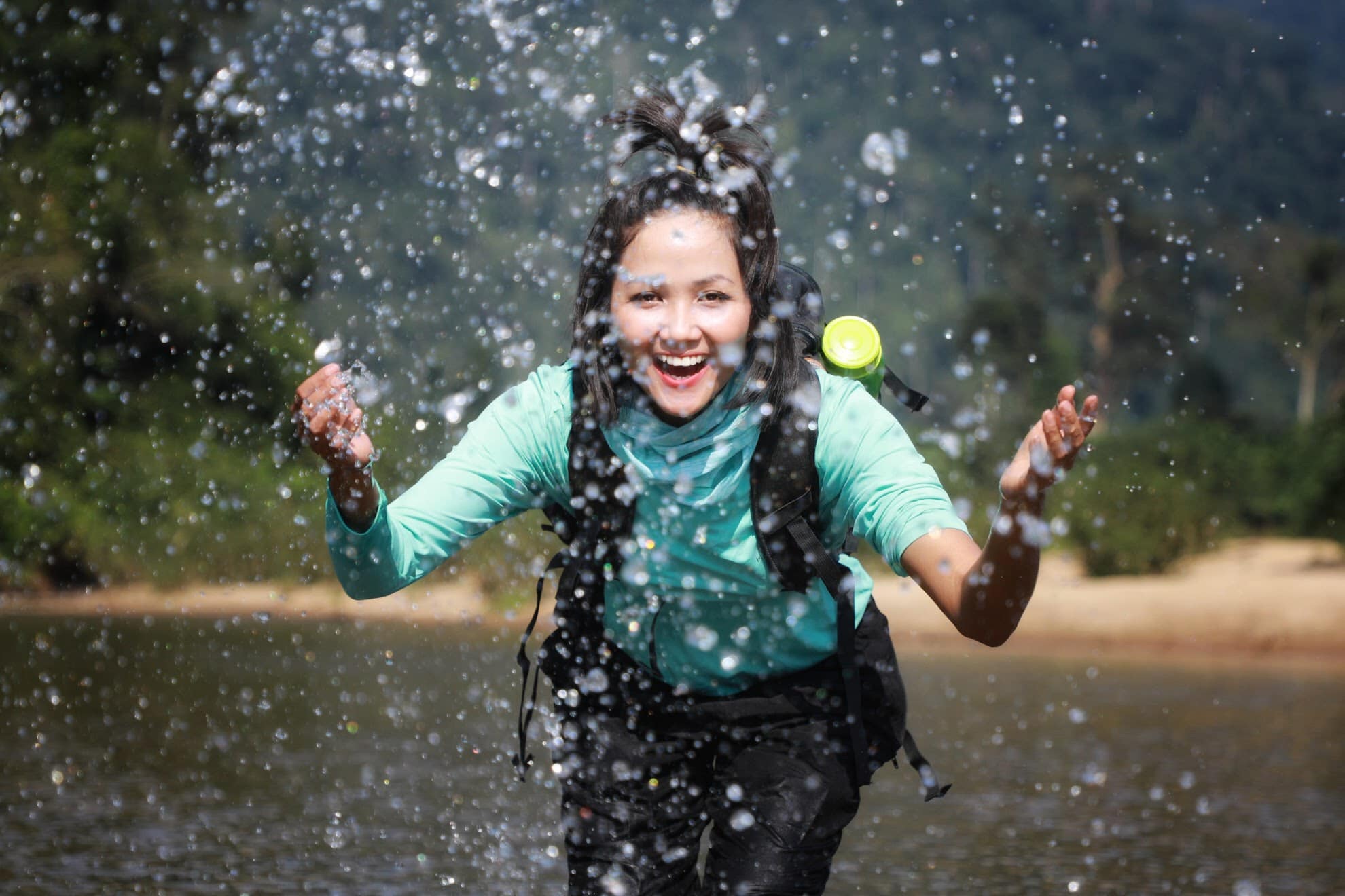 4 ngày “thót tim” của H’Hen Niê ở hang Sơn Đoòng - 4