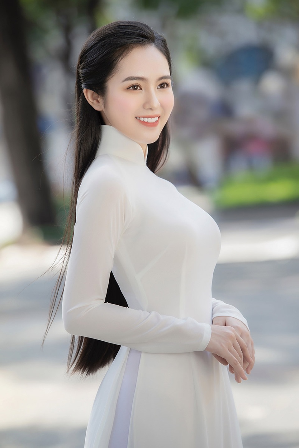 Hoa khôi ĐH Tôn Đức Thắng xinh đẹp, sở hữu cái tên đặc biệt - 3 Hoa khôi ĐH Tôn Đức Thắng xinh đẹp, sở hữu cái tên đặc biệt - 3