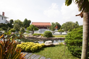 Choáng ngợp “biệt phủ” gỗ lim tinh xảo bậc nhất của đại gia Sài Gòn