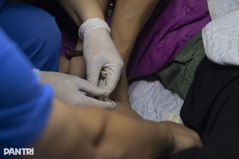 Đêm trắng 115: Trăm lần báo động và những chuyến xe thần tốc giữ mạng người - 11 Đêm trắng 115: Trăm lần báo động và những chuyến xe thần tốc giữ mạng người - 11