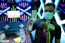 Hà Nội mở lại dịch vụ karaoke, massage từ ngày 8/4