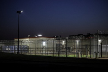 Ông Trump ký sắc lệnh yêu cầu lập danh sách "thành phố trú ẩn"