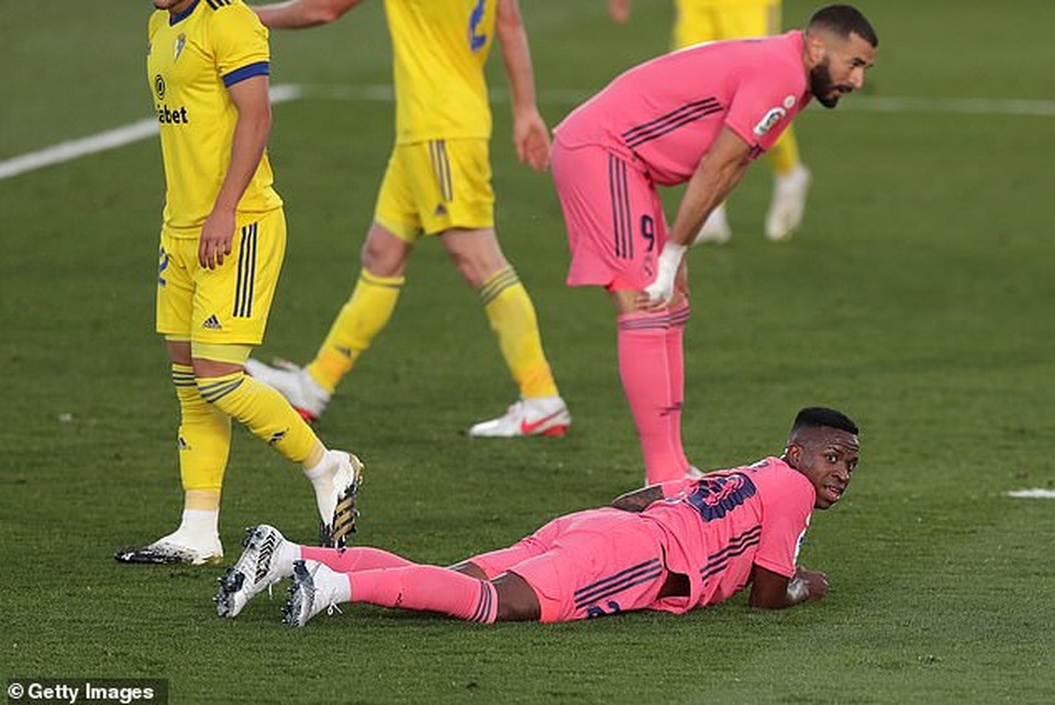 Real Madrid thua sốc trước đội mới lên hạng tại Bernabeu - 5 Real Madrid thua sốc trước đội mới lên hạng tại Bernabeu - 5
