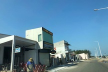 Ồ ạt xây nhà chiếm đường ven biển: Chờ ý kiến Thanh tra sở để xử lý vi phạm!