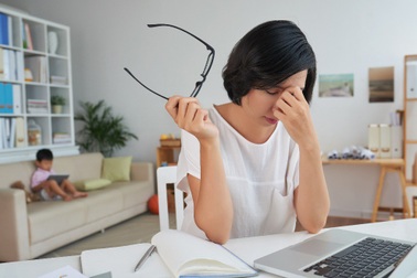 Học phí của con: Gánh nặng tài chính không của riêng ai