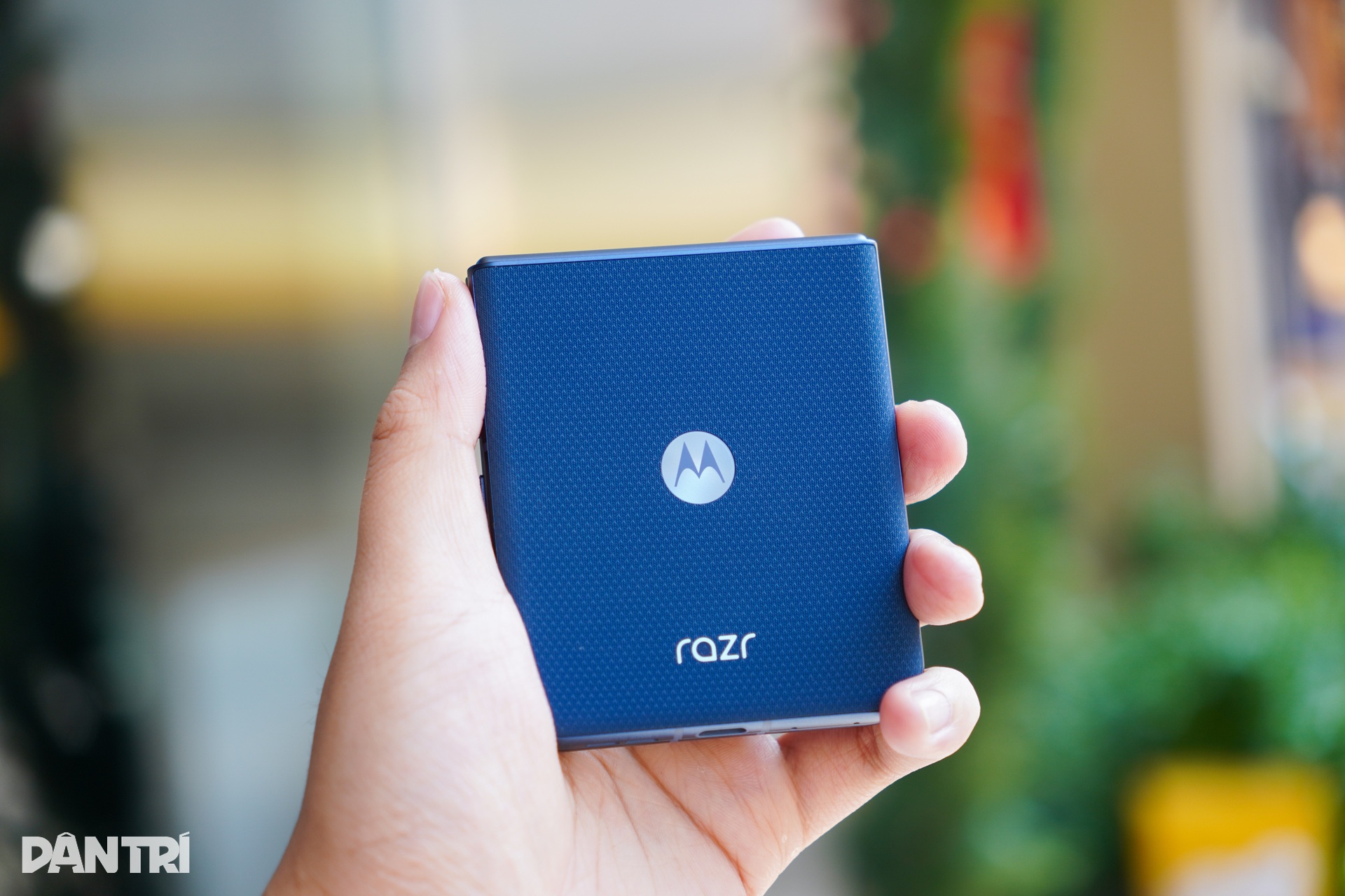 Đánh giá Motorola Razr 60: Có gì để đối đầu Samsung Galaxy Z Flip7 FE? - 33