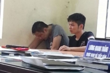 Bị bạn gái "nhốt", 2 thanh niên ngoại quốc gây rối chung cư?