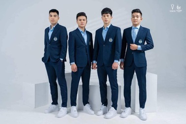 Quang Hải, Đình Trọng "lột xác" thành quý ông dưới bàn tay của mỹ nhân làng thời trang Việt