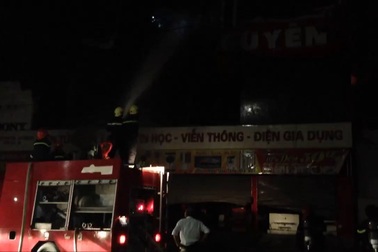 Cháy siêu thị điện máy lớn bậc nhất TP Đông Hà, Quảng Trị.