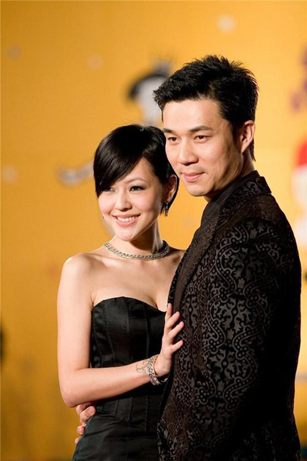 Hôn nhân trắc trở của nữ MC xứ Đài khuyên chị em Đừng chọn chồng tùy tiện - 5