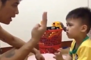 Clip cha dạy con học toán khiến dân mạng cười nghiêng ngả